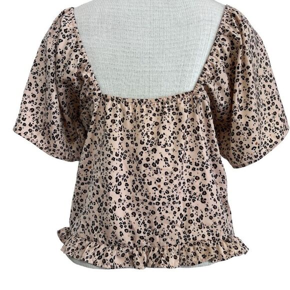 Saltwater Luxe tan and black leopard crop top with ruffle bottom v neck medium - Picture 2 of 10